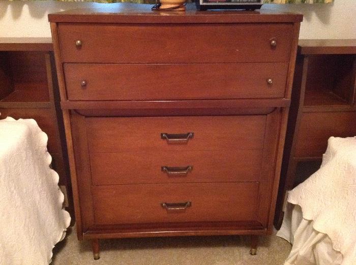 Causey Estate Sale Retro to the MAX starts on 4/2/2016