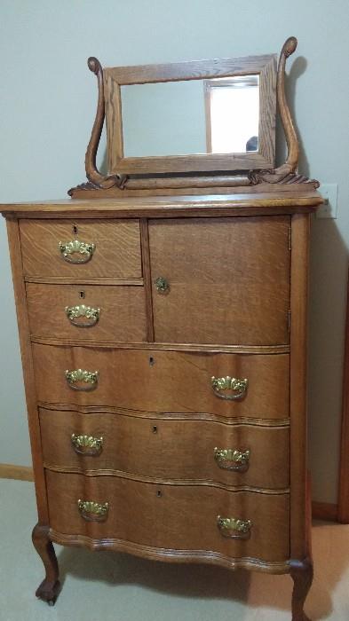 Anitque bureau/chest of drawers/amoire with mirror