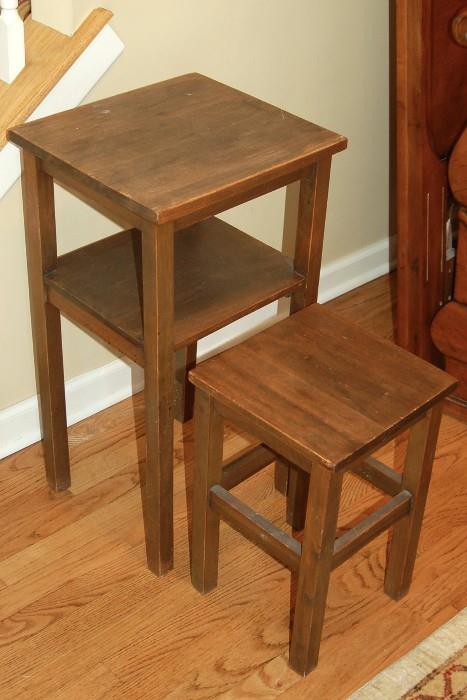 Mini table and chair/stacking table