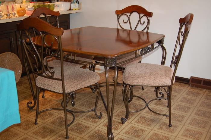 Kitchen/dining table and four chairs