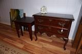 Set of nesting tables, small chest