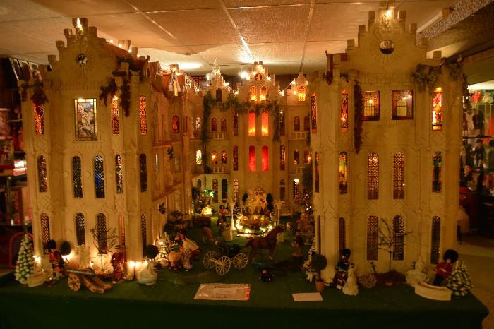 Giant castle!!  43 total rooms feature highly collectible Spielwaren Szalsi miniature furniture!