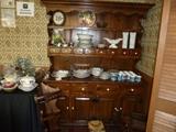 Ethan Allen old tavern pine hutch/buffet
