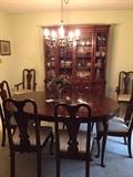 Thomasville dining table & 8 chairs