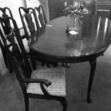 Thomasville Queen Ann style dining Set with 6 chairs