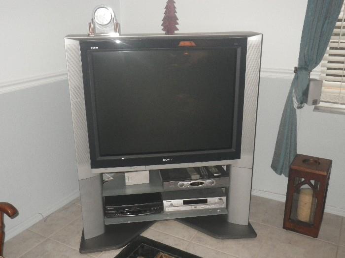 Large (heavy) TV
