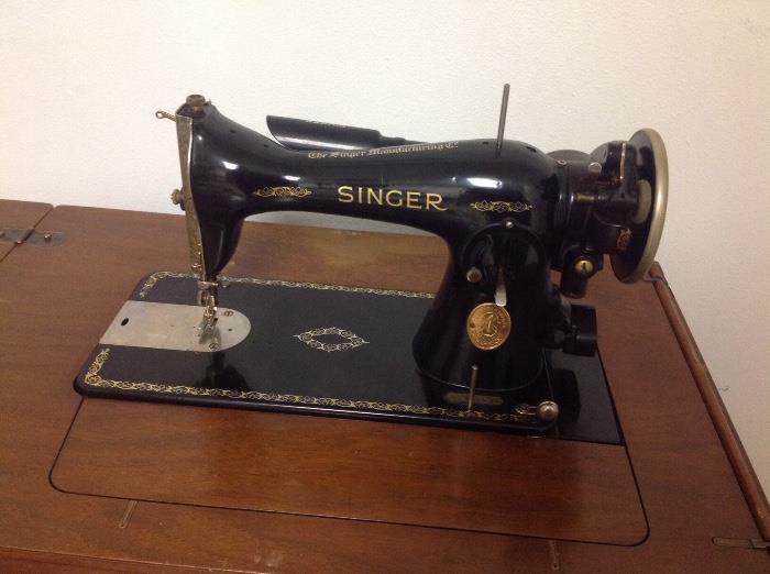 Vintage Singer Sewing Machine and Cabinet