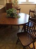 Darling Dinette w/ 6 chairs