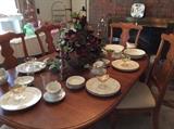 Dining Room table - 6 chairs, 2 leaves English Garden 12pc place setting