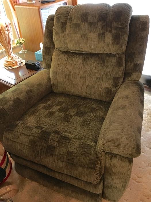 Oversized lift chair