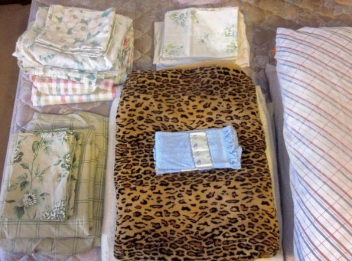 Full size bedding & electric blankets