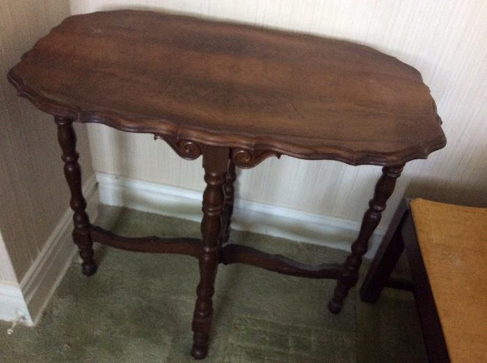 Fleur de Lis Estate Sales in Saint Louis, MO starts on 4/16/2016