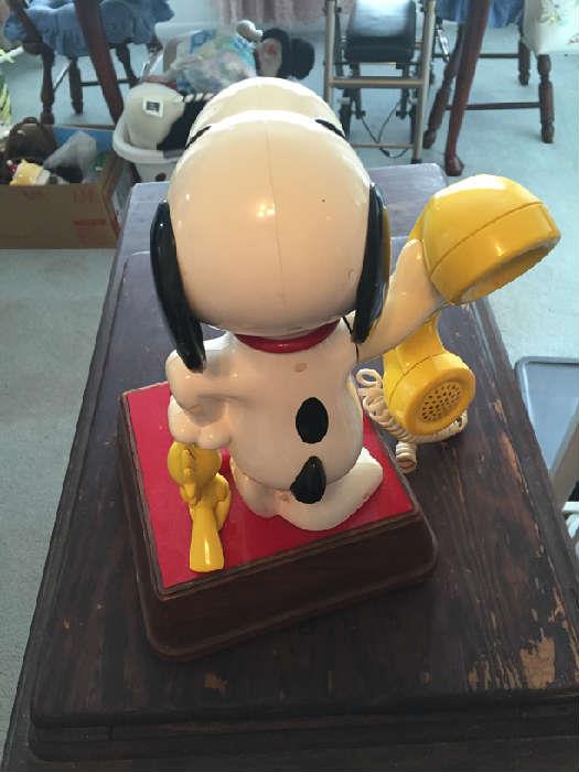 Back of Snoopy phone