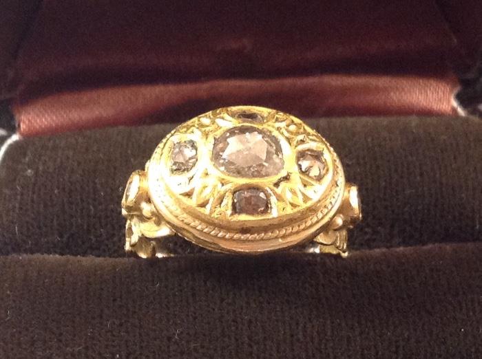 22 Kt Gold Georgian Era (1830-1850) With Rose Cut Diamonds.