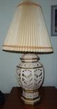 Extra Large Ceramic 3-way Tulip table lamp