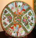 12" Rose Medallion charger, ca.1860 (chip to rim)