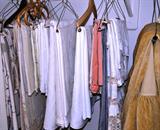 Lots of nice linen table cloths and coverings