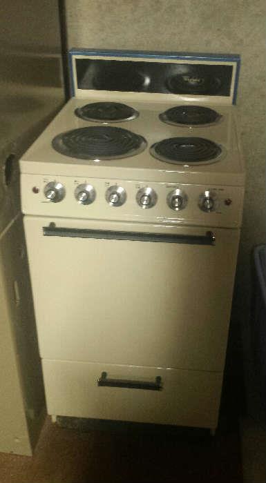 apartment size stove