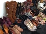 ASSORTED WOMENS SHOES & BOOTS SIZE 8.