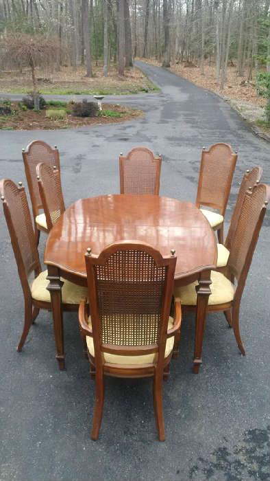 Broyhill Dining Table - 8 Chairs (includes 2 captain's chairs) - 2 leaves $ 600.00.