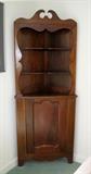 Corner cabinet