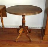 Antique pedestal table