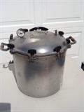 Approx 15 gallon pressure cooker