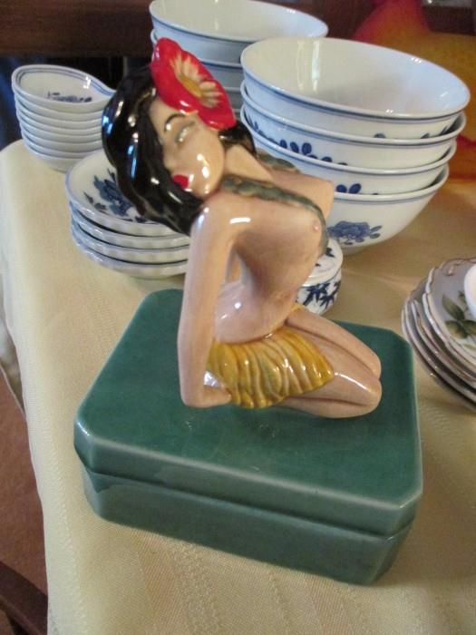 Dorothy Kindell Hawaiian Hula Girl ceramic box