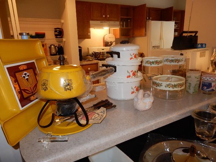 Fun vintage kitchen items, even have an unopened collectible with an S & H green stamp purchase stamp.
