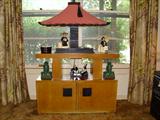 Oriental lamp, table & figurines