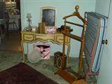 Dressing table, gentlemen's butler