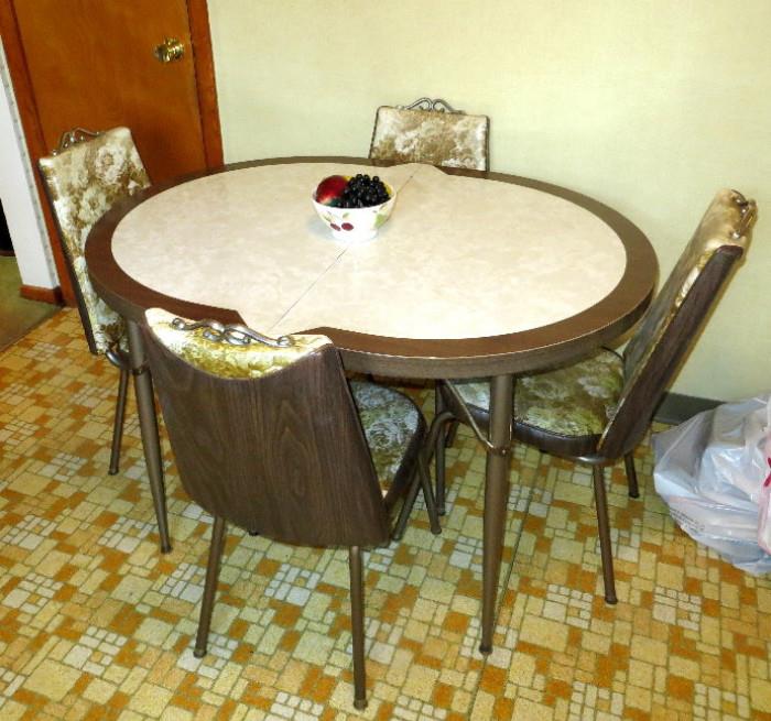 Vintage Kitchen Table with 6 Chairs