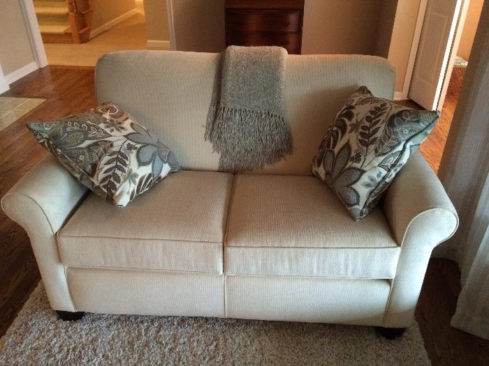 Made in USA cream colored loveseat, Excellent Condition!