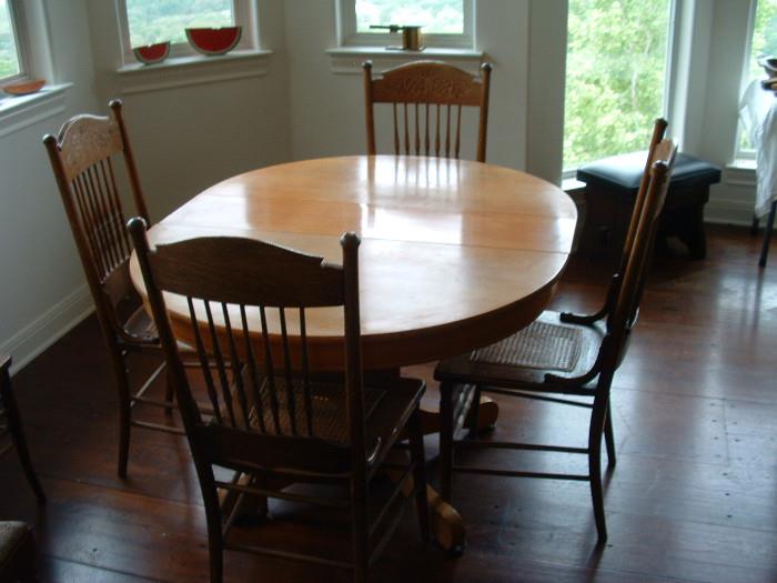 Pine breakfast table and 4 pressed back oak chairs