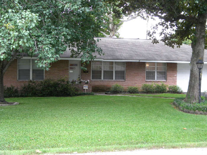 Spring Branch Estate Sale in Houston, TX starts on 7/20/2012