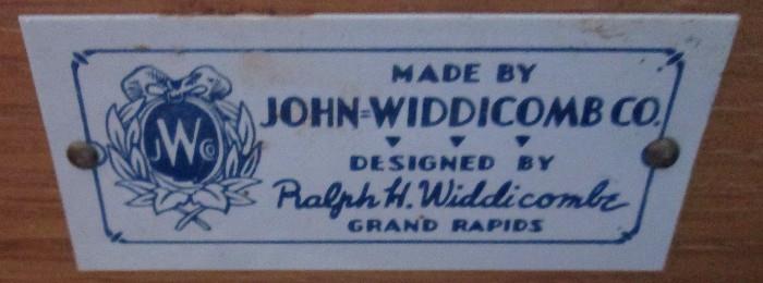 Pair of John Widdicomb Vintage French provincial Nightstands 
