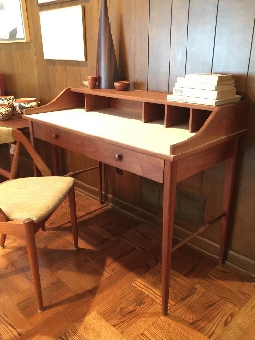 Drexel MCM Desk.
