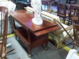Serving table
