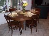 Old oak pedestal table, 4 bentwood chairs.