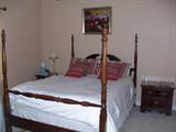 Thomasville bed Queen size & pair of matching nightstand