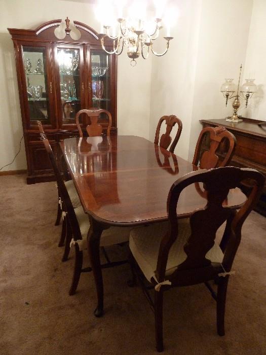 Dining room table with 6chairs