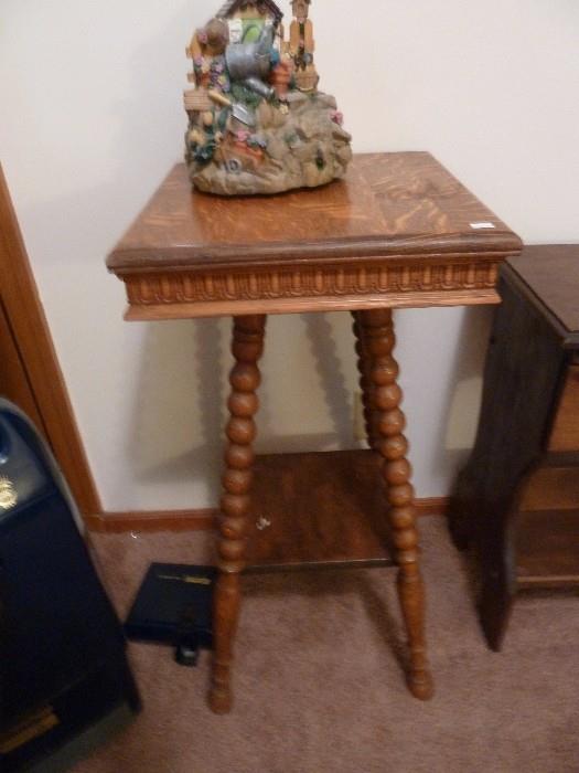 Antique parlor table with barley twist legs
