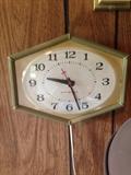 Great Mid Century Modern wall clock