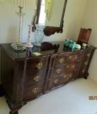 Henrendon dresser