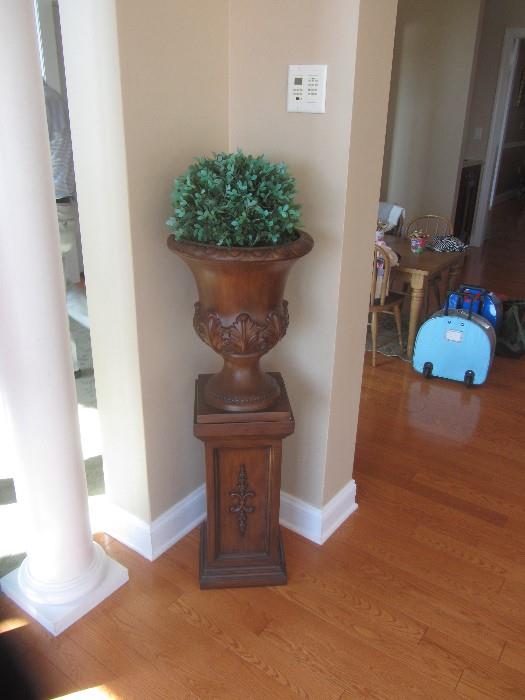 Pedestal and vase