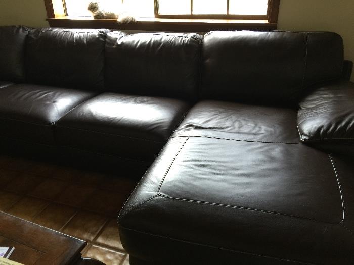 Perfect Leather Sofa waiting for you!