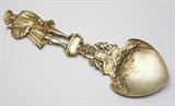 Lot# 1048 A sterling silver figural serving spoon, Gorham 









Last quarter 19th century, with lion-anchor-G maker's mark and ''Sterling'', further marked ''H76'', the pierced handle modeled as a crest and a figure of Henry VIII. 9'' H x 3'' W, 4.5 oz troy approximately. est:$800/1000