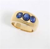 Lot# 1165 A three-stone sapphire and 18K yellow gold gentleman's ring 









Set with three sapphires totaling approximately 2.50 cts, size 9.25, 16.3 gms. est:$1000/1500