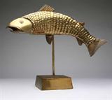 Lot# 1184 A mixed metal sculpture of a fish, Sergio Bustamante 









Second half 20th century, signed and numbered to base ''Sergio Bustamante (b. 1942 Mexican) 20/100'', depicting a carp, mounted on a stem affixed to a square metal base, overall. 20'' H x 24'' W x 6.5'' D. est:$600/800