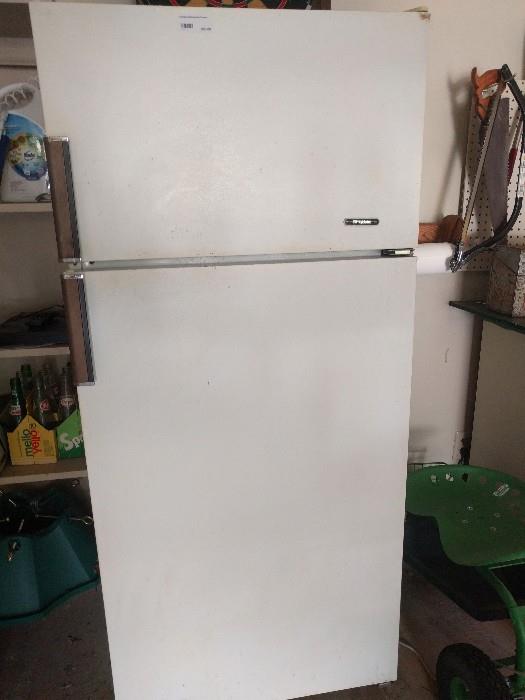 Snappy Frigidaire refrigerator/freezer in arctic white.
